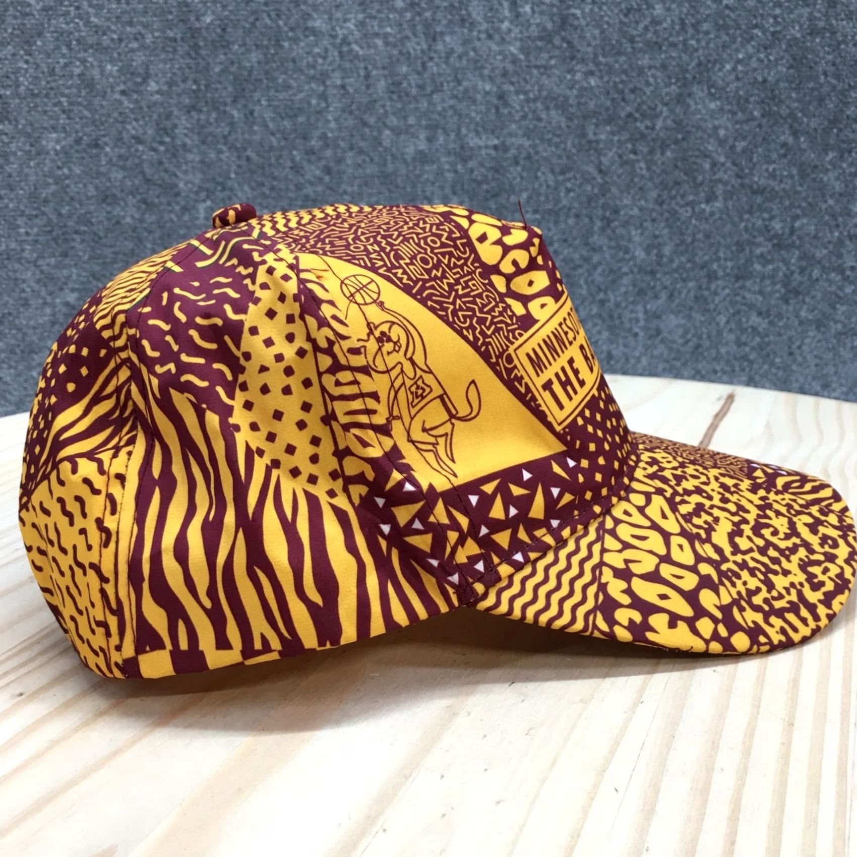 Vintage Minnesota Basketball The Barnyard Snapback Cap Hat Men OS Maroon Golden Grophers Size ONE SIZE - 5 Thumbnail