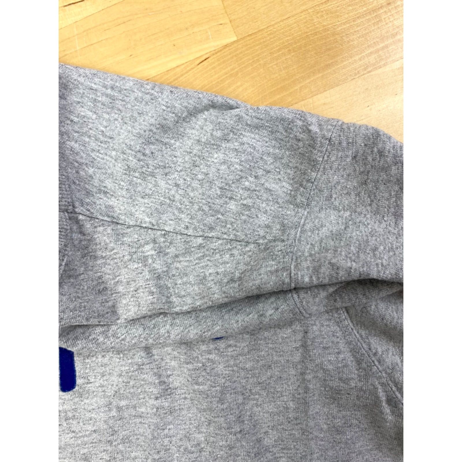 Champion VINTAGE Champion T Shirt Mens M Gray Velvet Logo Short Sleeve Casual 10542 Size US M / EU 48-50 / 2 - 7 Thumbnail
