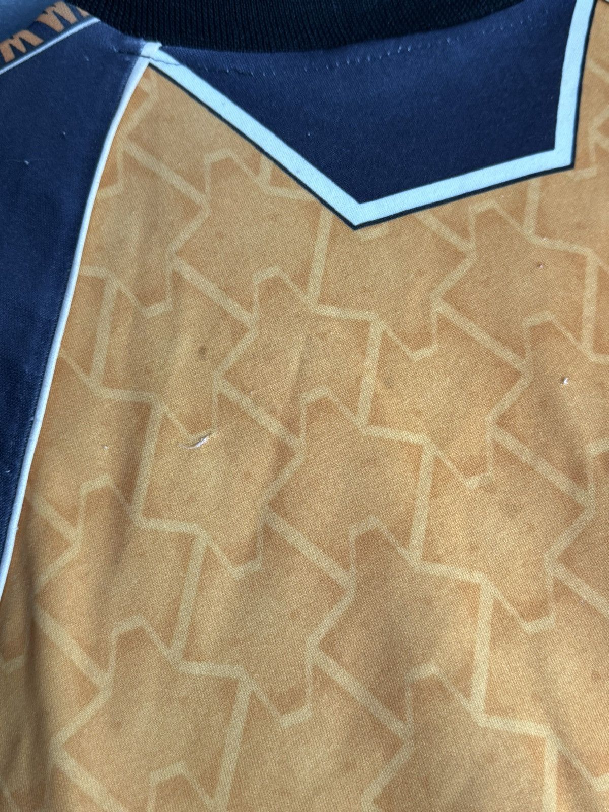 Puma KIDS Wolverhampton Wanderers 96/98 Home Football Jersey Size US XS / EU 42 / 0 - 14 Thumbnail