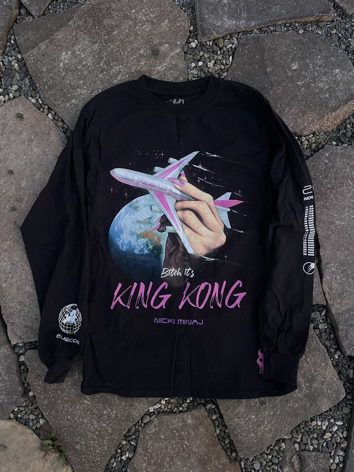 Band Tees 2019 Nicki Minaj world tour Bitch is King Kong long sleeve Size US S / EU 44-46 / 1 - 1 Thumbnail