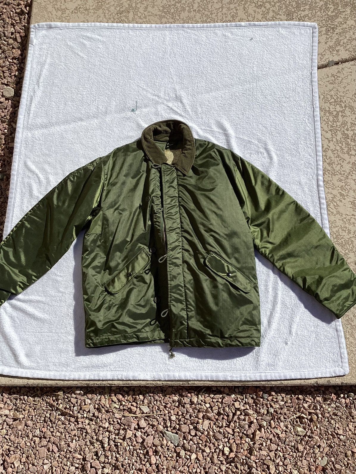 image of VTG 1976 Cold Weather, Greenbrier Industries Military Jacket, Men's (Size XL)