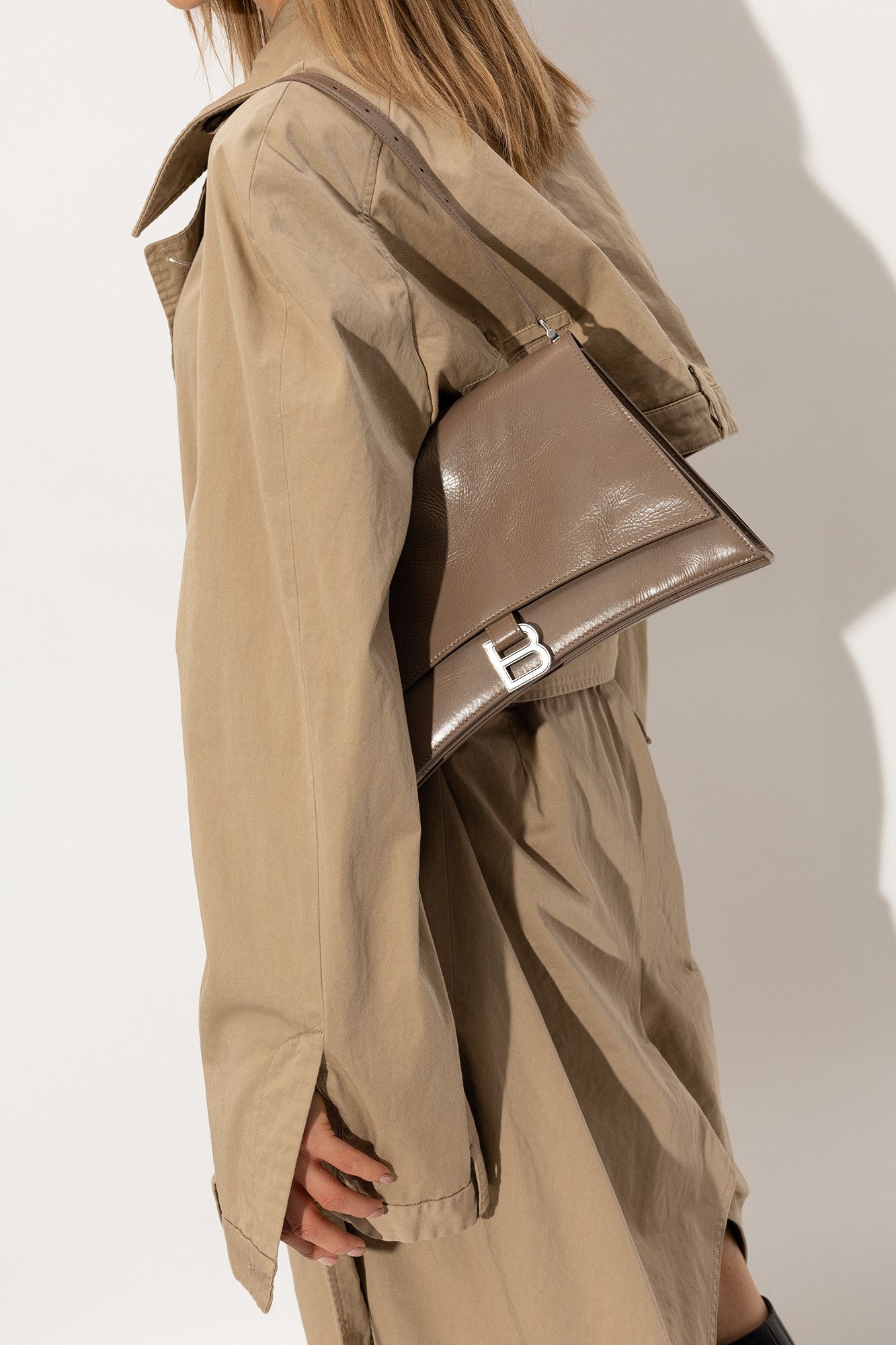 Balenciaga o1mt1gz0824 Size: OS / Crush Sling Bags in Brown Size ONE SIZE - 2 Thumbnail