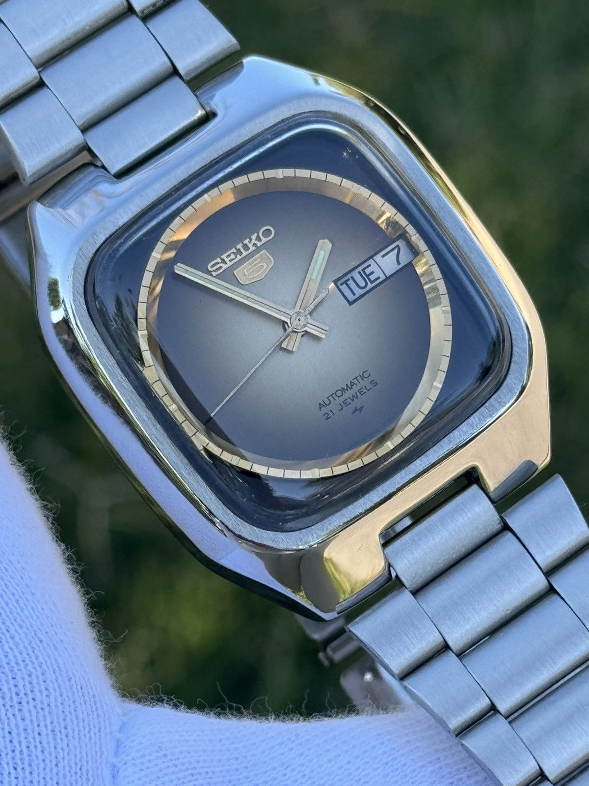 Seiko Vintage Seiko 5 Automatic Watch: smoke-grey Dial, mens watch Size 36 - 1 Thumbnail