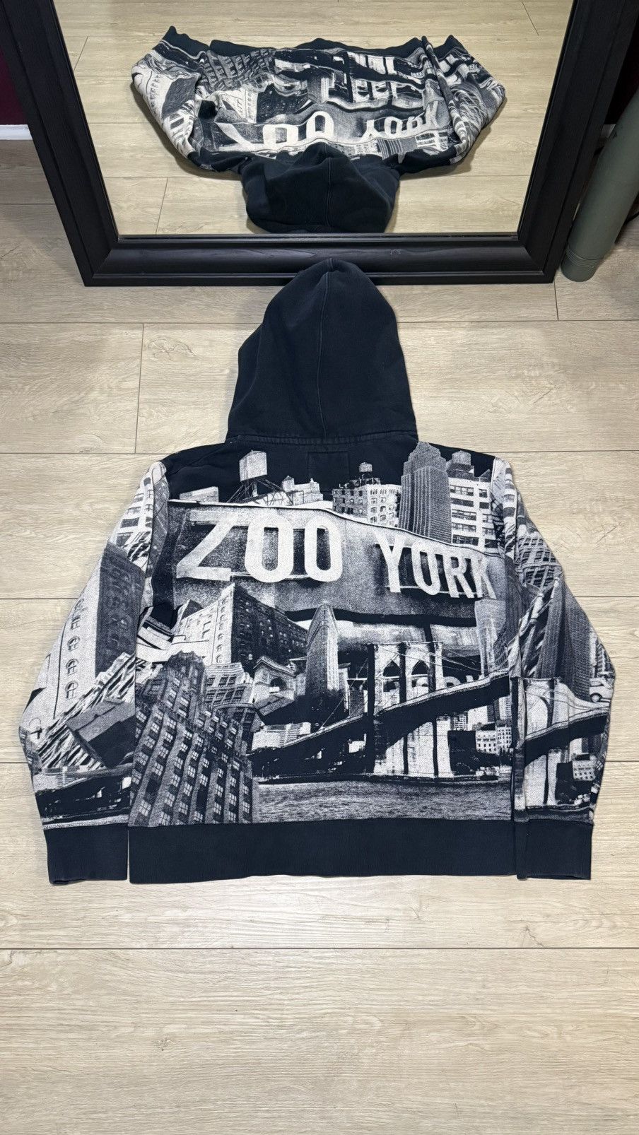 Zoo York Rare Zoo York All Over Print SpellOut NY Drawing Hoodie Size US XL / EU 56 / 4 - 2 Thumbnail