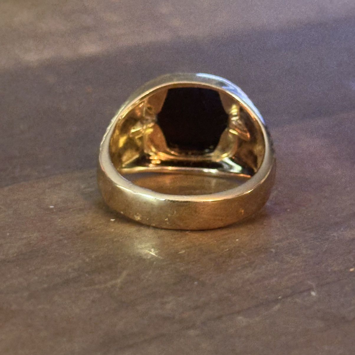 Vintage Vintage Vargas 18KHGE simulated Onyx ring Size ONE SIZE - 7 Thumbnail