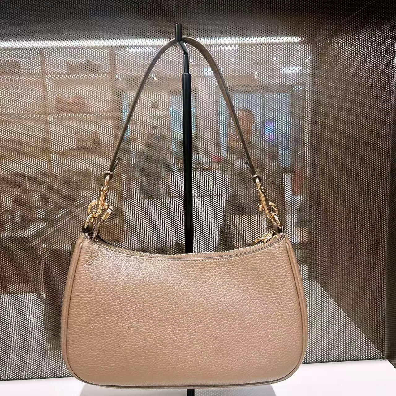 Coach Teri Shoulder Bag With Rivets CCZ99 Size ONE SIZE - 4 Thumbnail