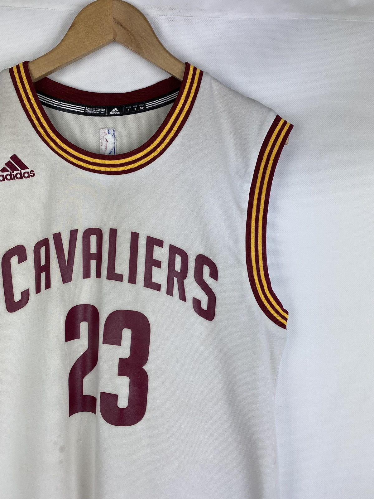 NBA Adidas Cleveland Cavaliers Lebron James 23 Jersey size S Size US S / EU 44-46 / 1 - 3 Thumbnail