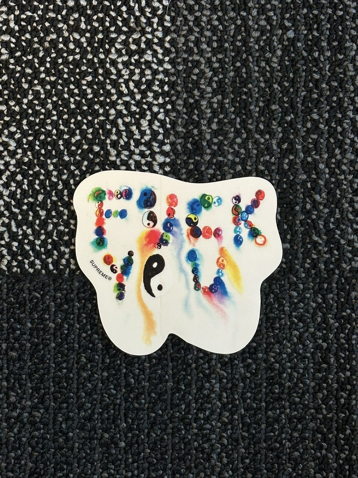 Supreme Supreme Ying Yang Sticker Size ONE SIZE - 1 Preview
