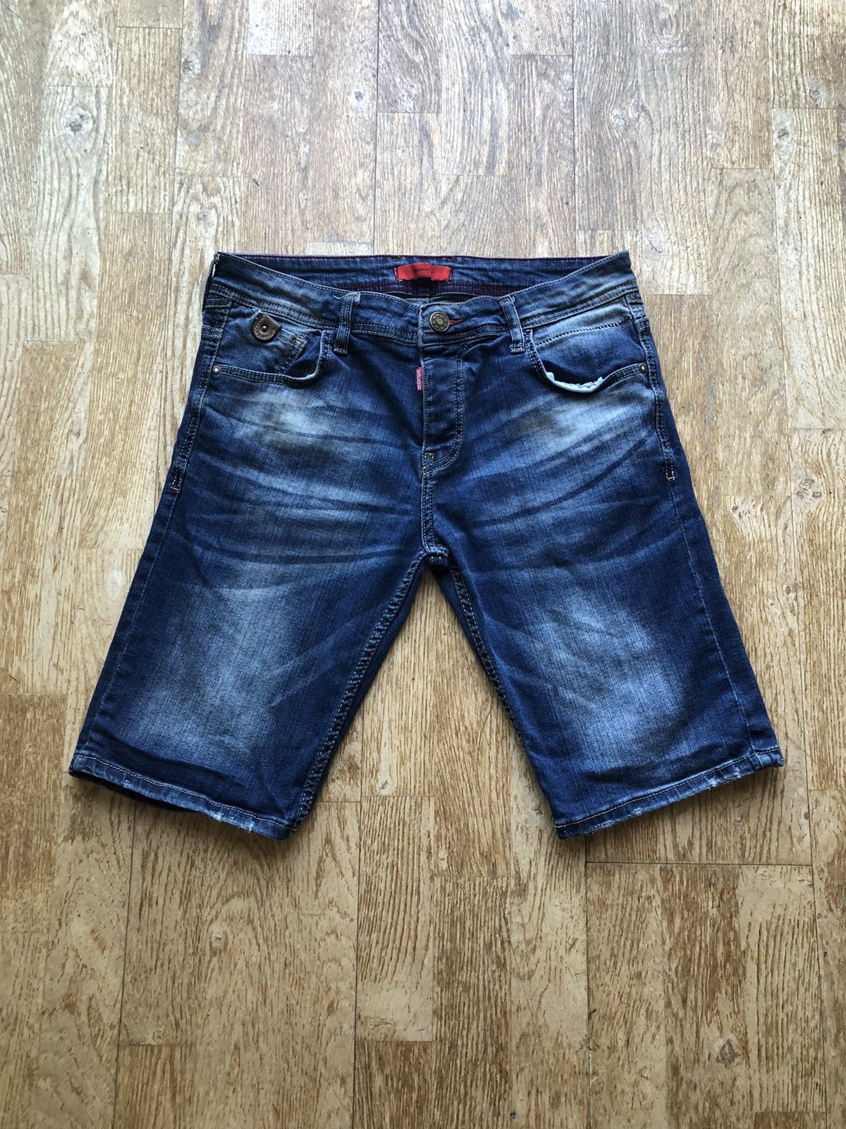 Dsquared2 DSQUARED2 SLIM FIT DENIM SHORTS Size US 34 / EU 50 - 1 Thumbnail