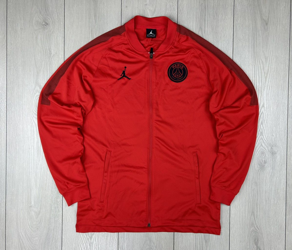 Jordan Brand Jordan Paris Saint Germain Long Sleeve Red bomber size M Size US M / EU 48-50 / 2 - 1 Thumbnail