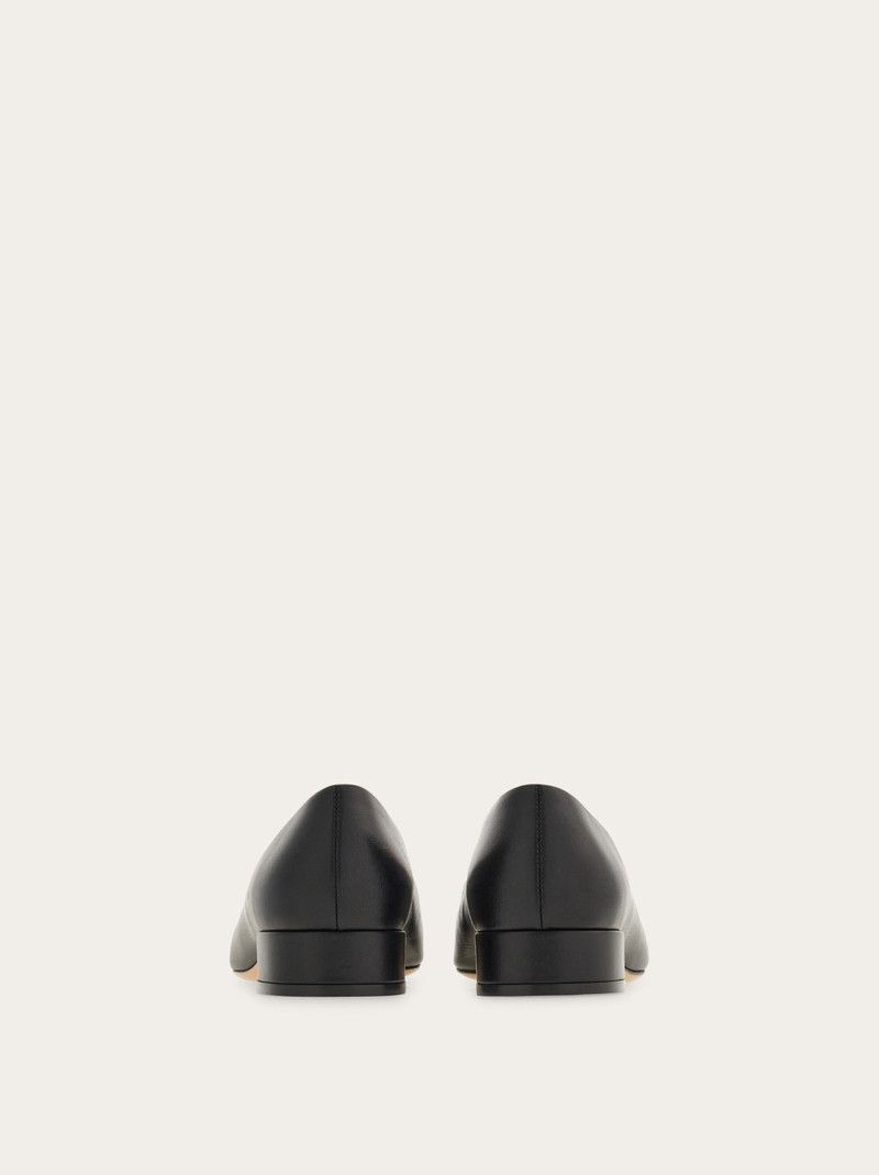 Salvatore Ferragamo o1s1rm0526 New Vara Plate Ballet Flats in Black Size US 8 / IT 38 - 4 Thumbnail