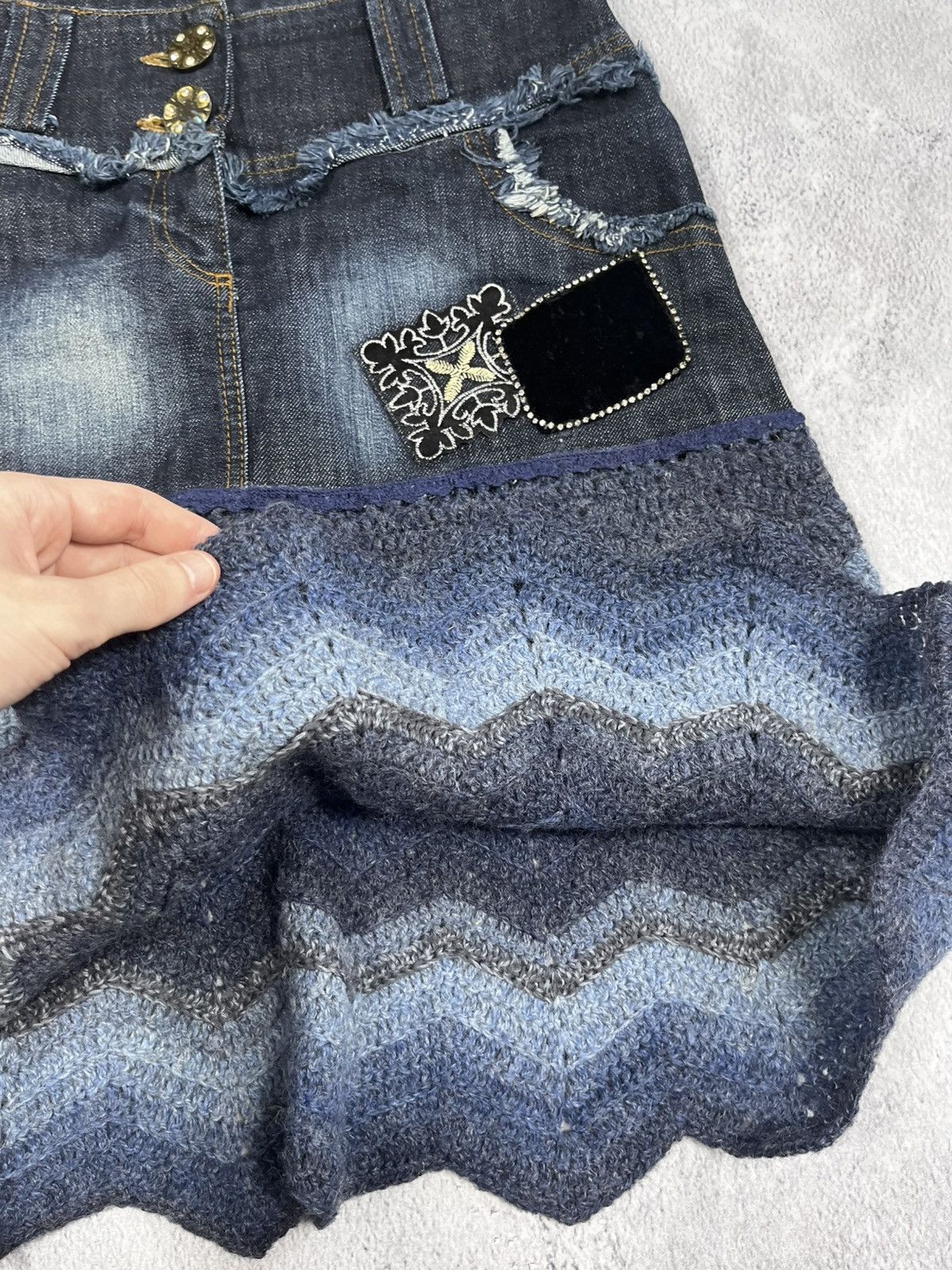 Other Vintage Mariella Burani denim/knit midi skirt streetwear Size 30" / US 8 / IT 44 - 4 Thumbnail