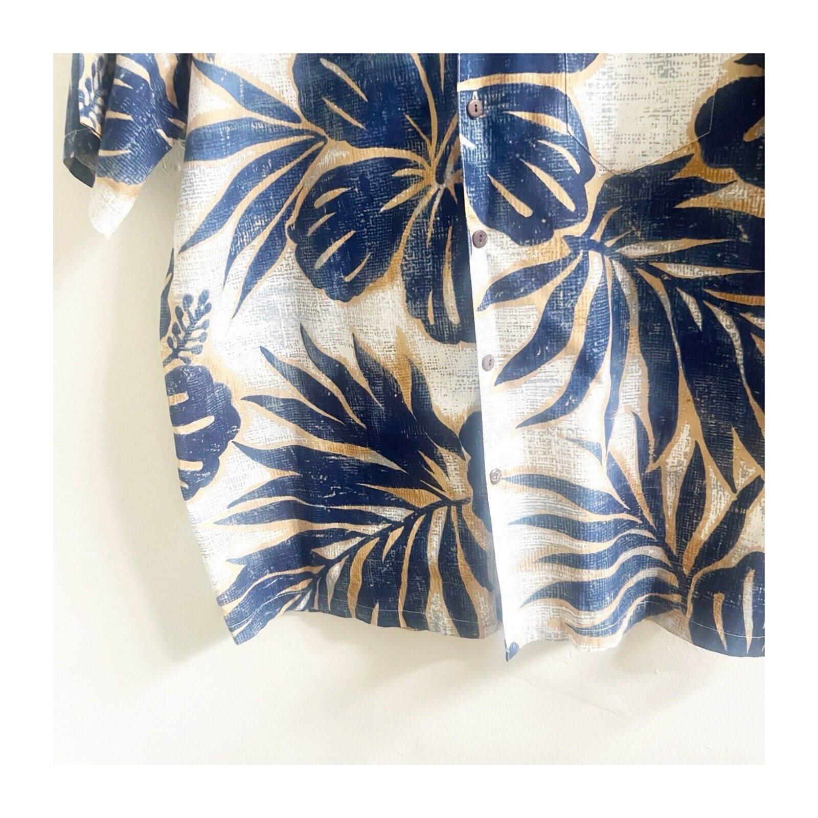 Hilo Hattie Hilo Hattie Men’s Hawaiian Shirt Size XL Tan Blue Cotton Size US XL / EU 56 / 4 - 12 Thumbnail