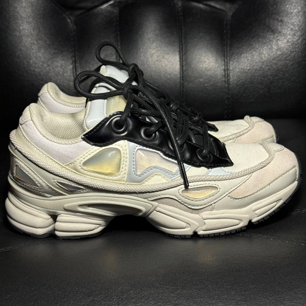 Adidas × Raf Simons Adidas Raf Simons Ozweego Cream White Size US 5 / EU 37 - 1 Thumbnail