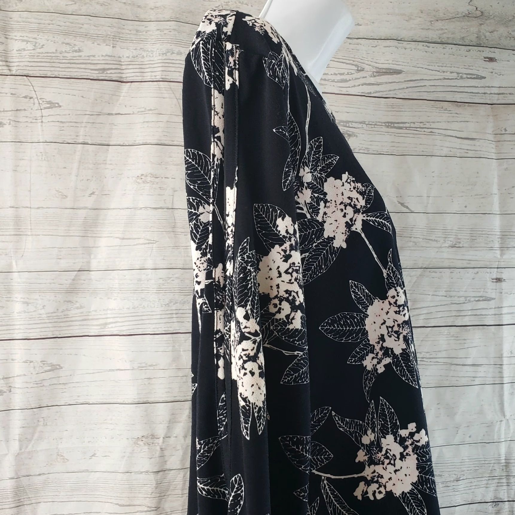 Pinko 41 Hawthorn Womens Printed Top Blouse Long Sleeve Size Large Black Pink Floral Overview Womens 90s Event Vintage No Mens Womens Size L / US 10 / IT 46 - 4 Thumbnail