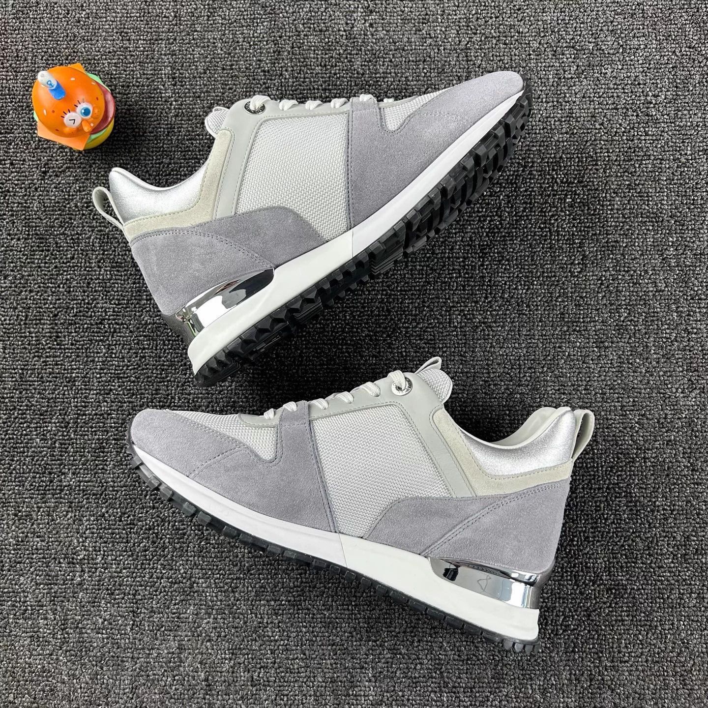 Louis Vuitton Louis Vuitton gray and white sneakers 38 Size US 7 / IT 37 - 3 Thumbnail