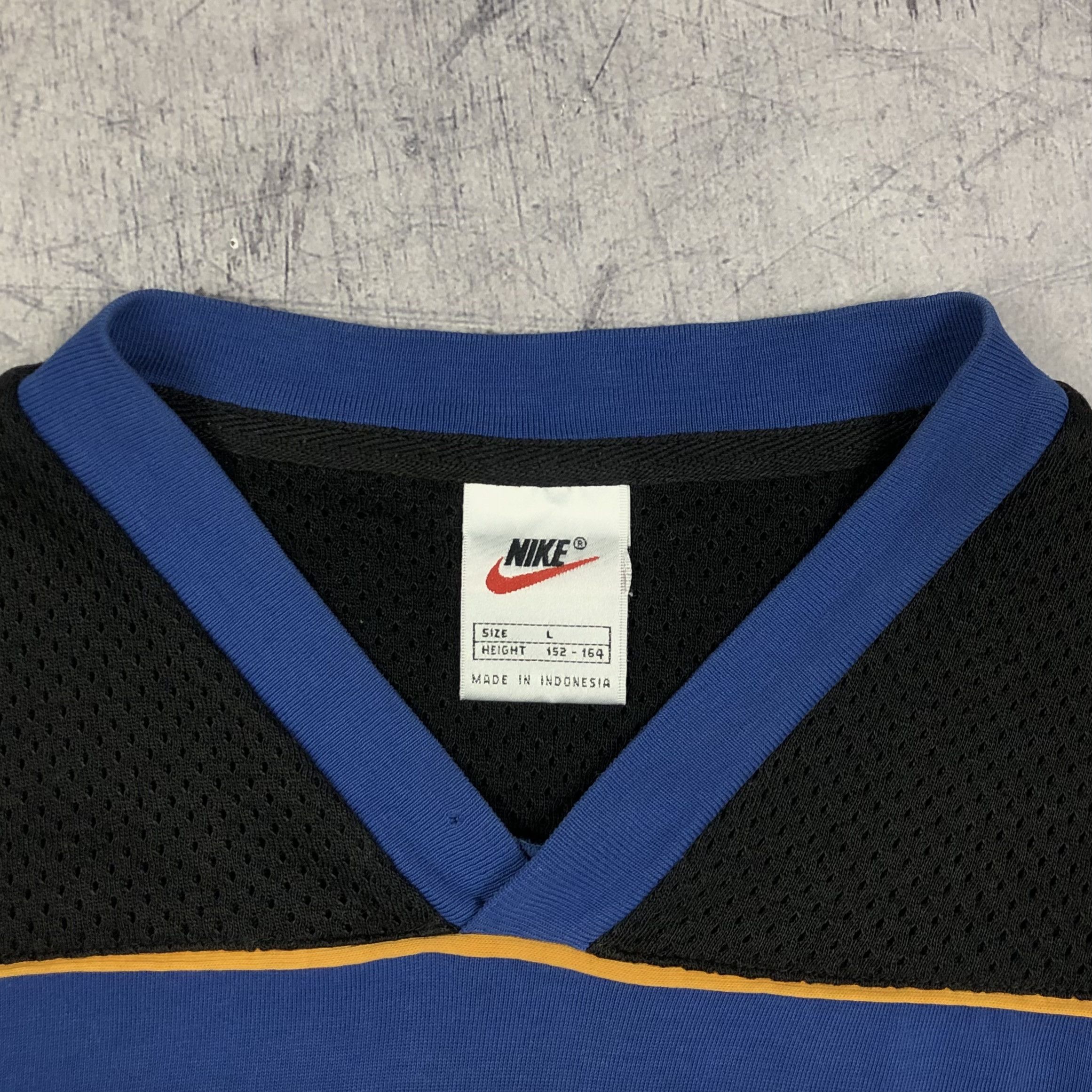 Nike Y2K Nike Swoosh Logo Mesh Jersey Tee Size US S / EU 44-46 / 1 - 7 Thumbnail