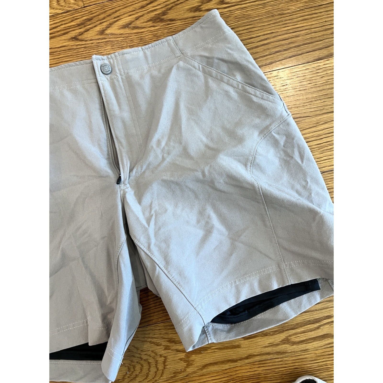 Vintage VINTAGE LL Bean Biking Shorts Men’s Medium Cargo Pants Casual Travel Workwear Beige Nylon Spandex 90s Outdoor Size US 31 - 4 Thumbnail