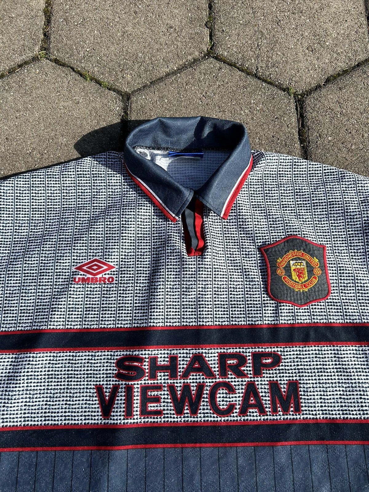 Umbro × Vintage Vintage Umbro Manchester United Jersey 1995 RARE Size US M / EU 48-50 / 2 - 2 Thumbnail