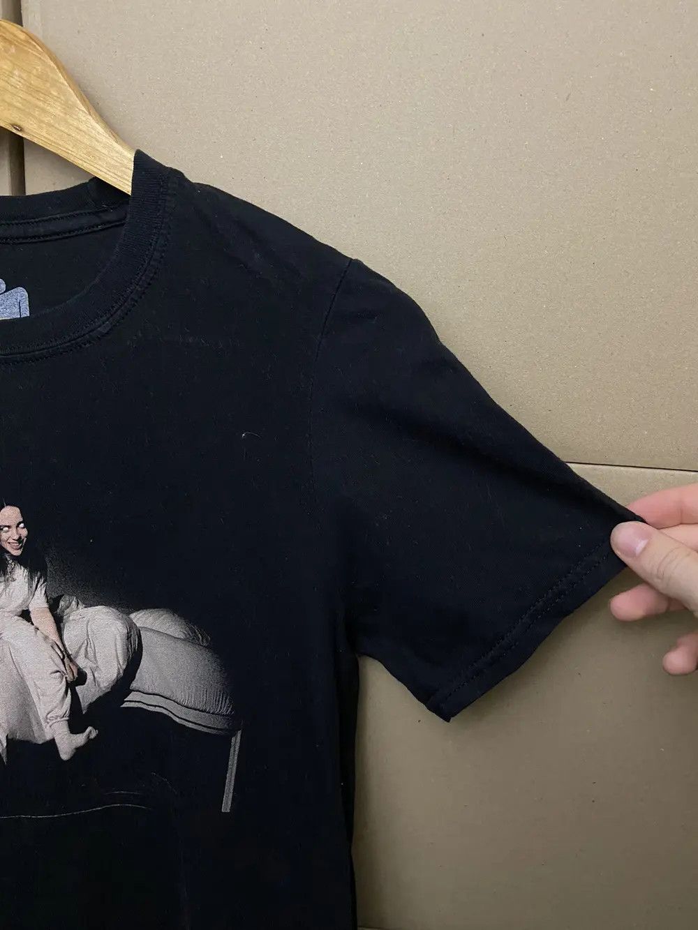 Billie Eilish VINTAGE BILLIE EILISH T SHIRT TEE Y2K POP MUSIC STREETWEAR Size US S / EU 44-46 / 1 - 8 Thumbnail