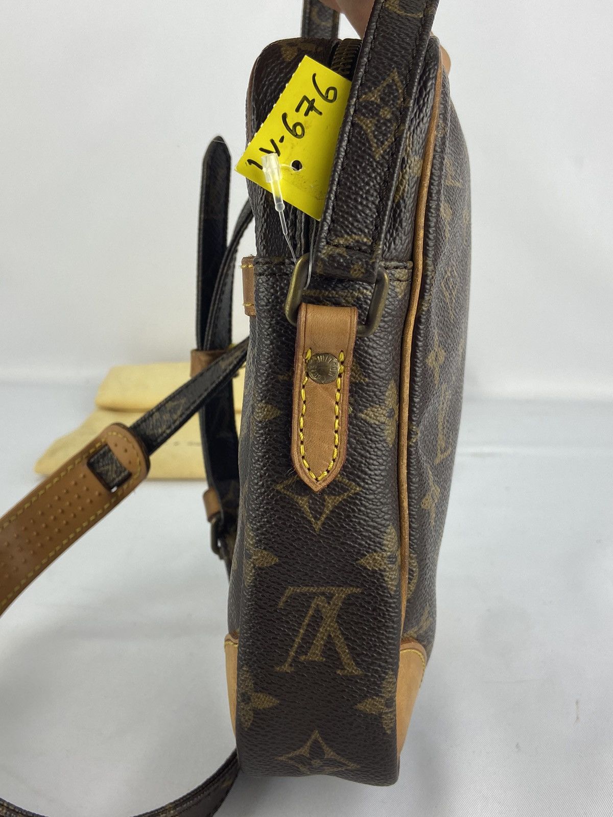 Louis Vuitton Aithentic Louis Vuitton monogram Danube crossbody Size ONE SIZE - 10 Thumbnail