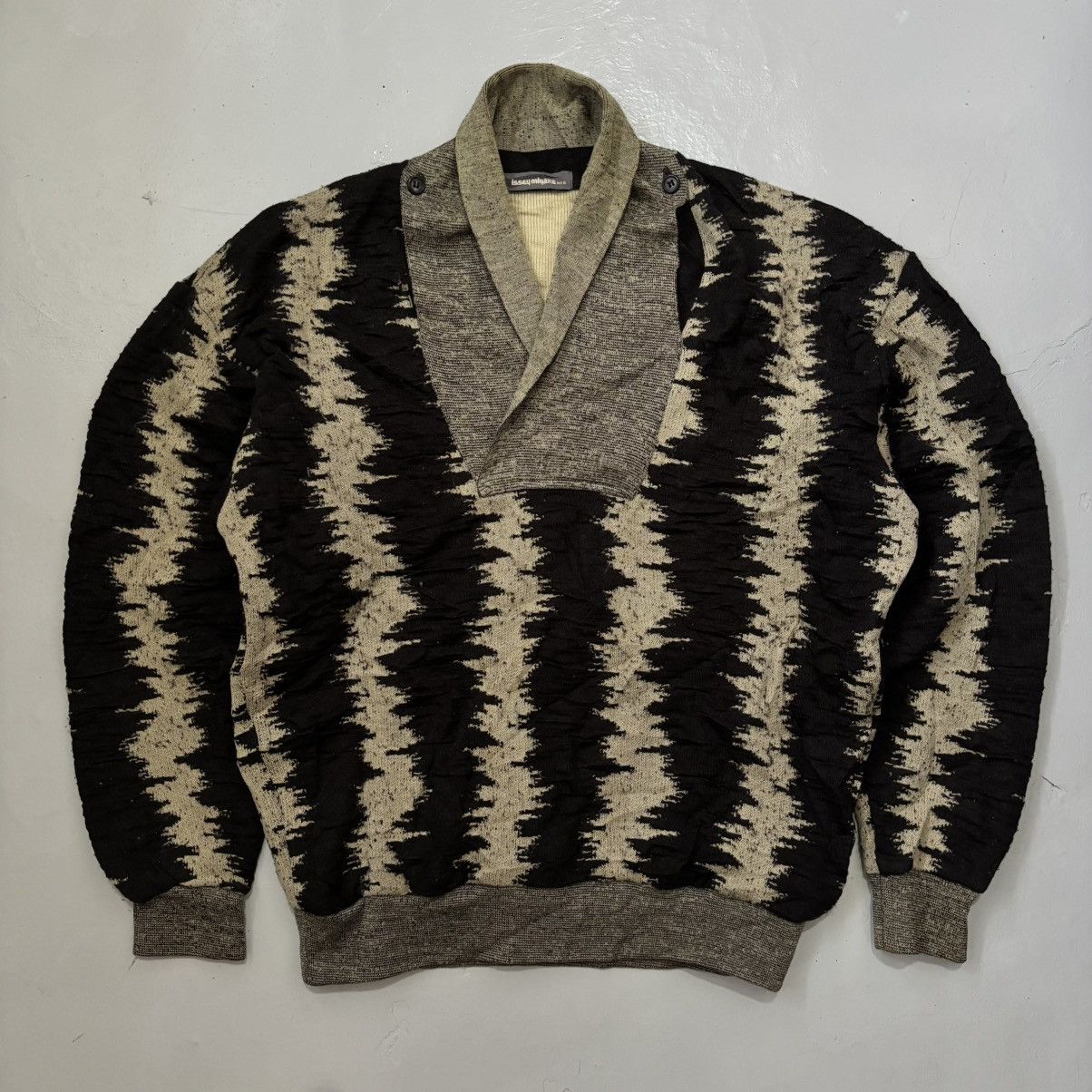 Issey Miyake Vintage 1980s Issey Miyake Ikat Knit Shawl Cardigan Size US S / EU 44-46 / 1 - 1 Thumbnail