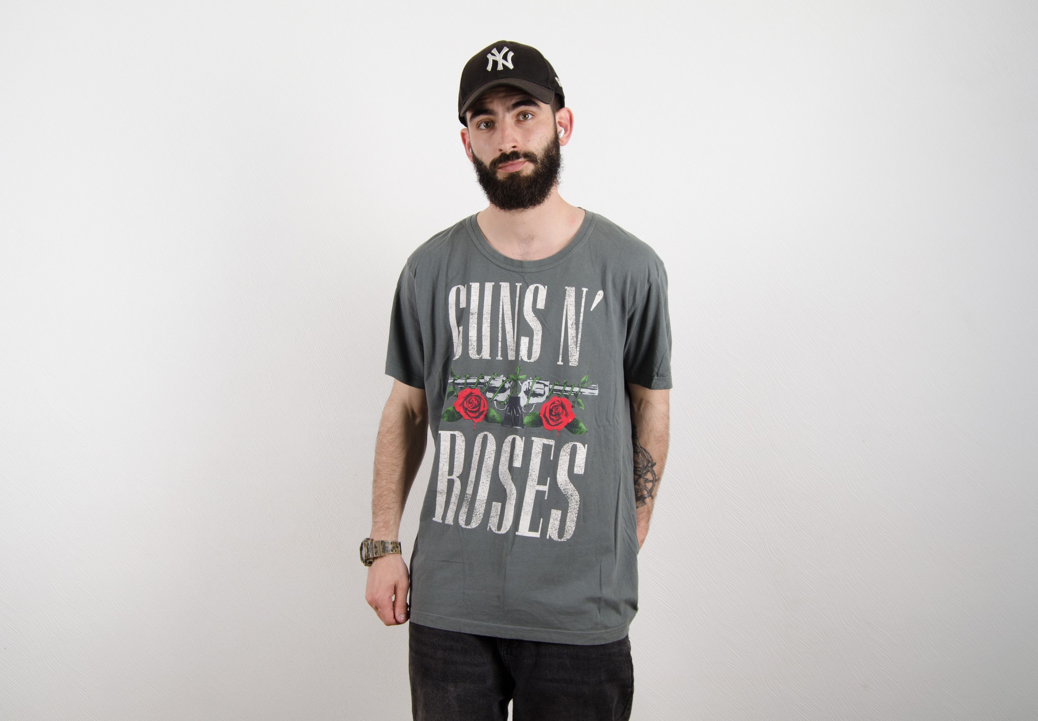 Band Tees Vintage Guns N' Roses 2013 Oversize Distressed Rock T Shirt Size US XXL / EU 58 / 5 - 1 Thumbnail