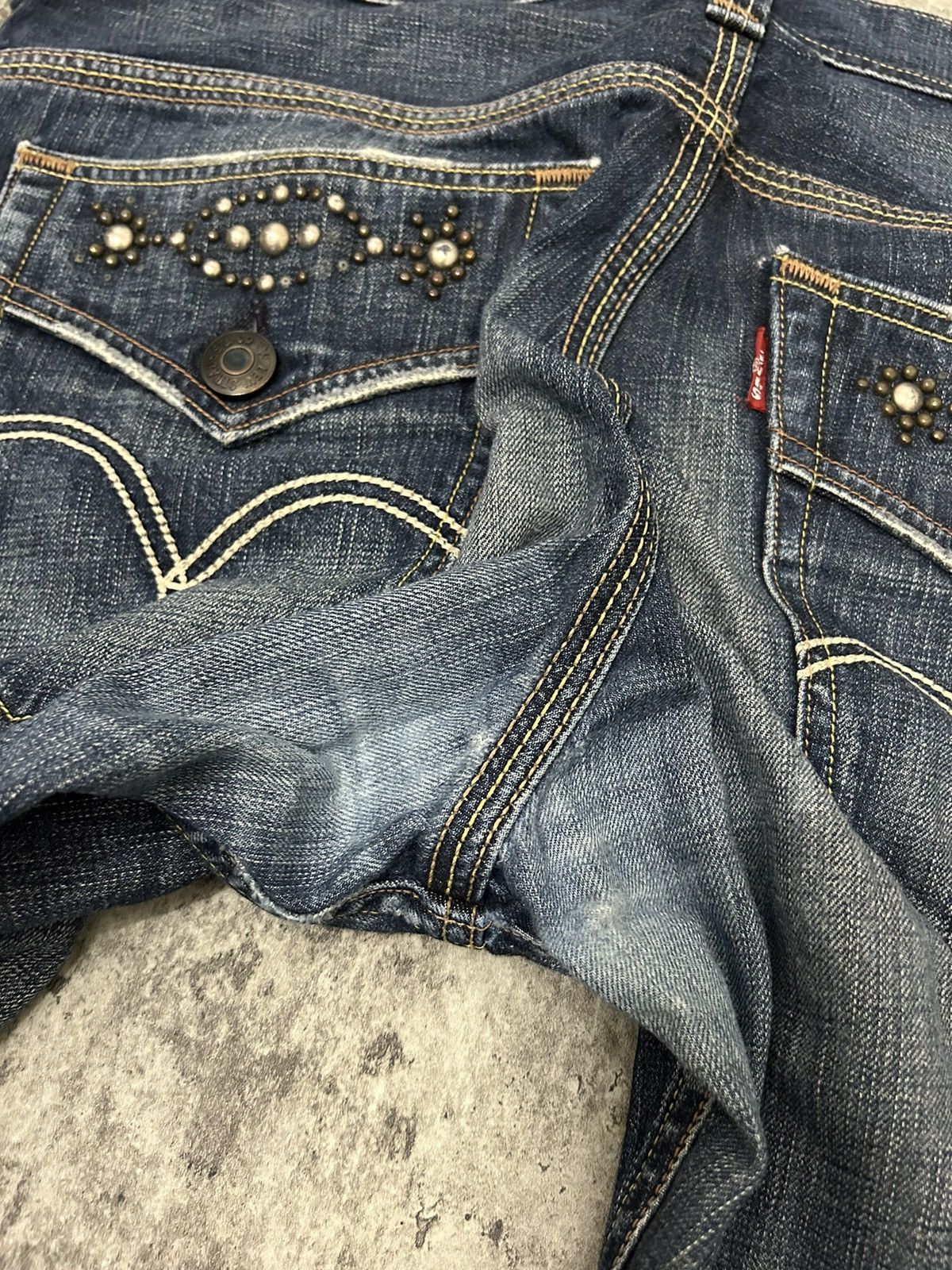 Levi's 90s Levis 507 Vintage Y2K Boot Cut Retro Denim Pants Size US 36 / EU 52 - 11 Thumbnail