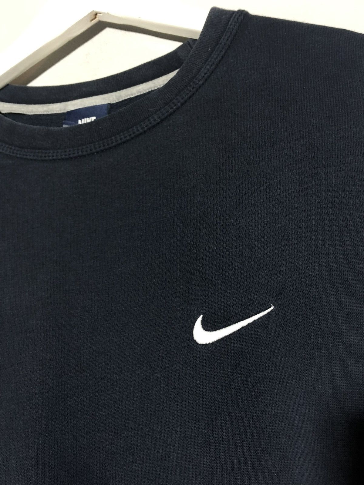 Nike 🔥 00s NIKE CREWNECK SWEATSHIRT BLACK ESSENTIALS FASHION Size US XL / EU 56 / 4 - 5 Thumbnail