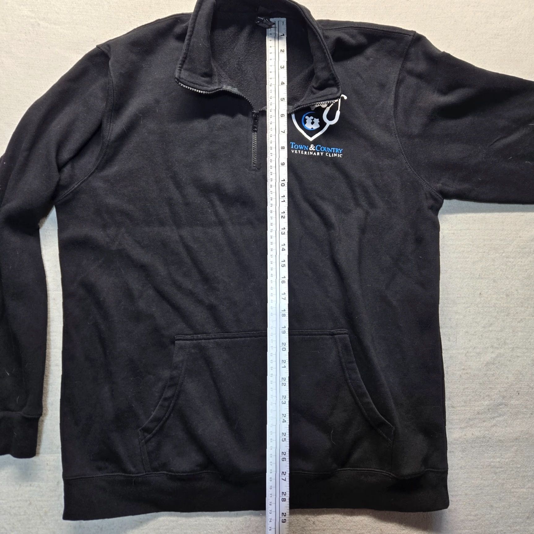 Vintage VINTAGE Town & Country Veterinary Sweater Unisex Adults XL Black Logo Casual 90s Men Size US XL / EU 56 / 4 - 7 Thumbnail