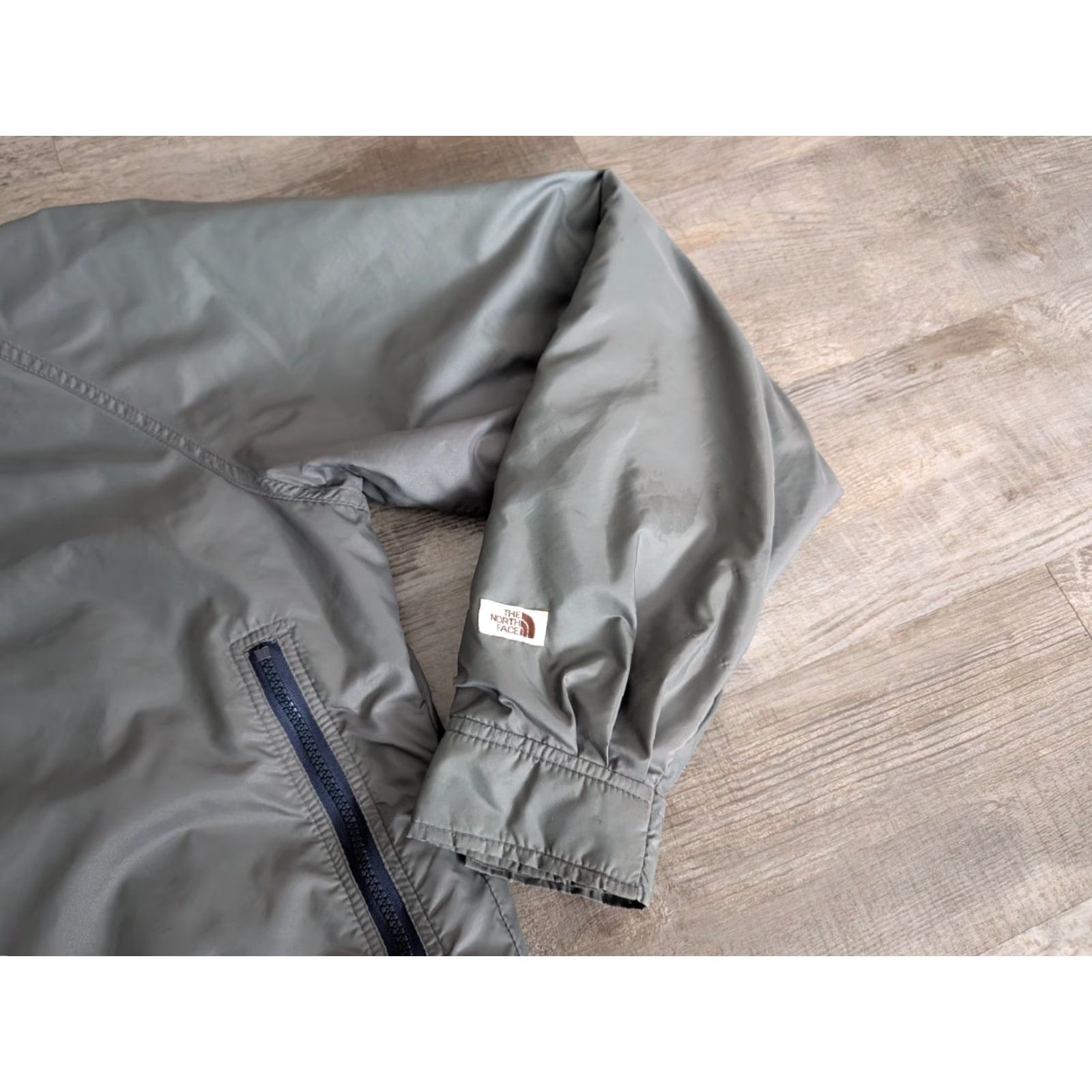 The North Face VINTAGE The North Face White Label Jacket Bomber Jacket S/M Gray Lined Navy USA Made Mens Womens Unisex Adults 90s 80s Outdoor Coat/Jacket Size US S / EU 44-46 / 1 - 4 Thumbnail