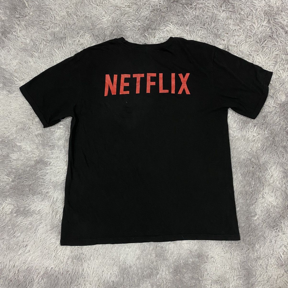 Other Netflix tv show Size US L / EU 52-54 / 3 - 1 Thumbnail