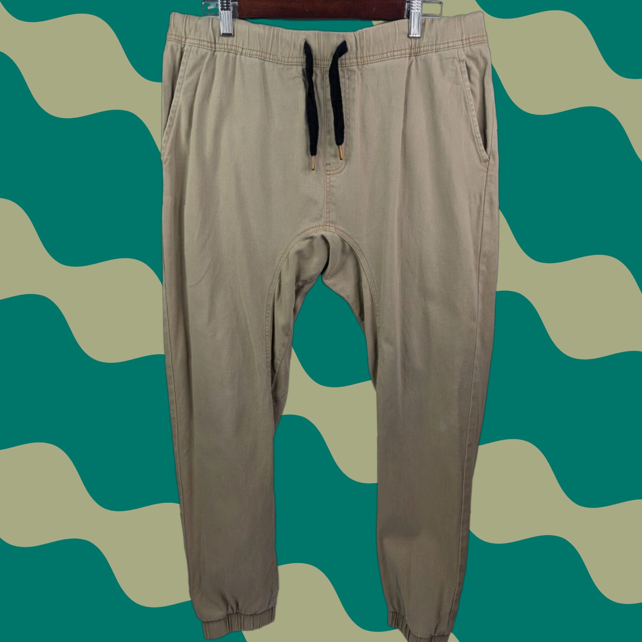 Vintage WT02 Jogger Pants Men XL Beige Khaki Elastic Drawstring Straight Inseam 30in Front Flat Front Cotton Blend Slashed Pocket Casual Workwear Vintage No Size US 36 / EU 52 - 1 Thumbnail