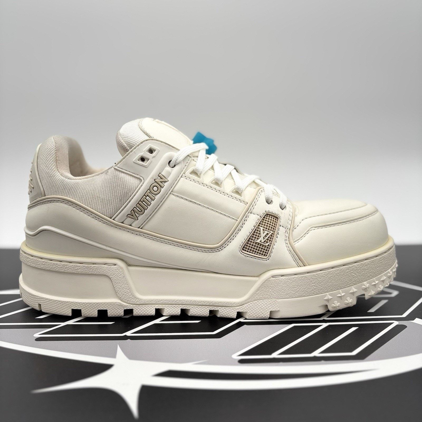 Louis Vuitton Louis Vuitton Maxi Trainer ' White ' | GREAT CONDITION! Size US 9.5 / EU 42-43 - 14 Thumbnail