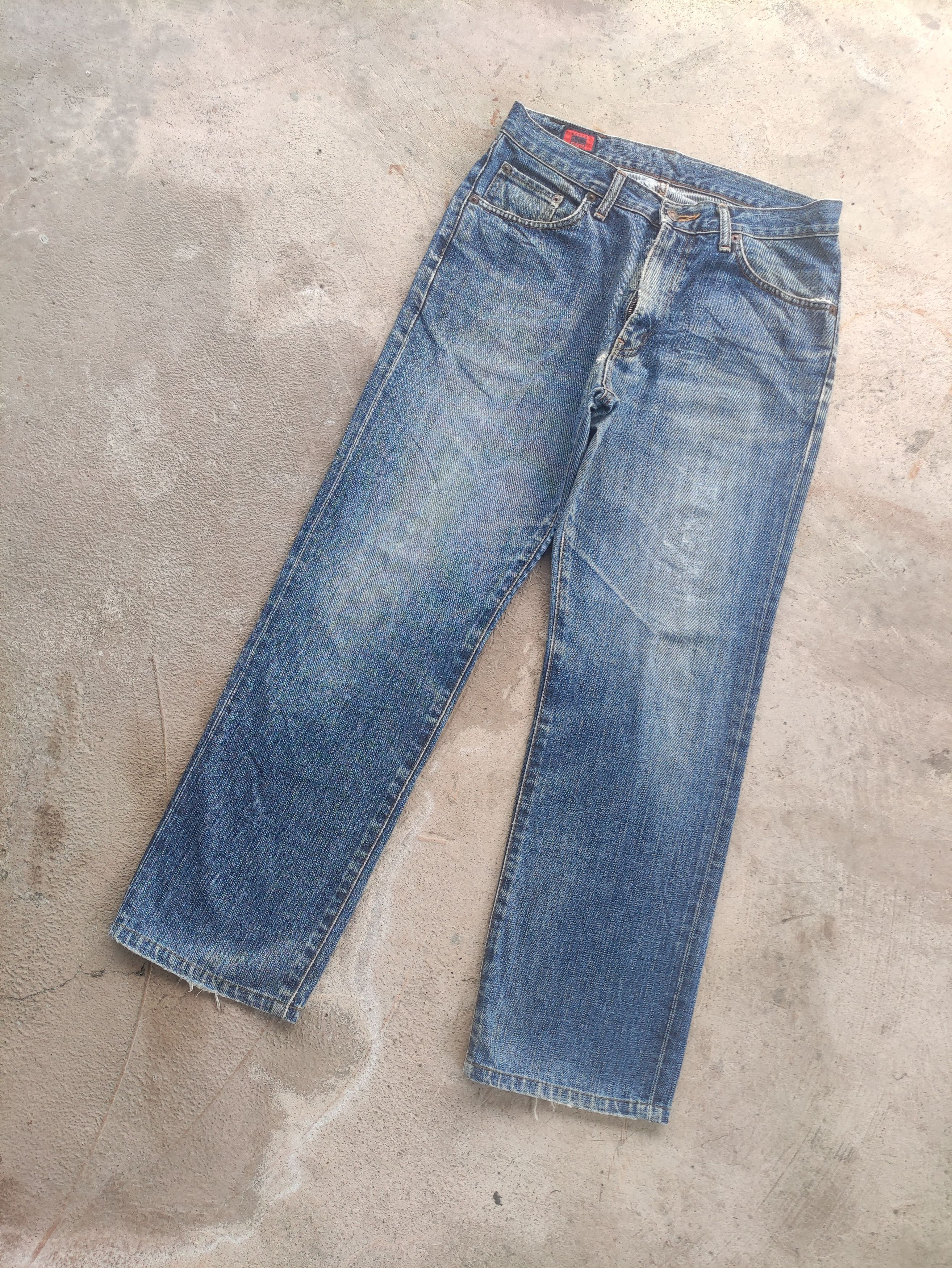 Edwin Vintage Edwin Japan Distressed Faded Jean W32 Size US 32 / EU 48 - 2 Thumbnail