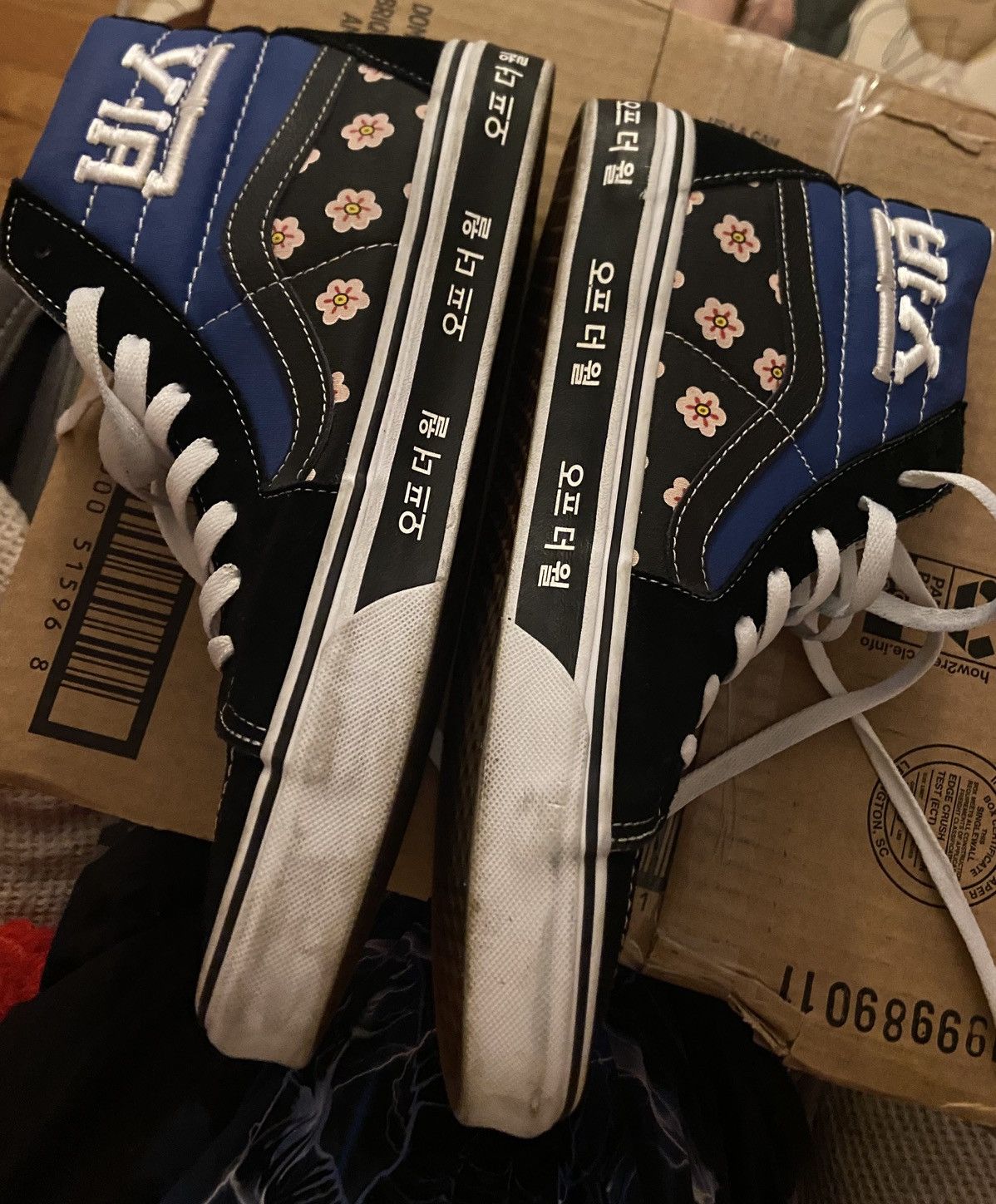 Vans Vans Korean typography sk8- hi tops Size US 9.5 / EU 42-43 - 3 Thumbnail