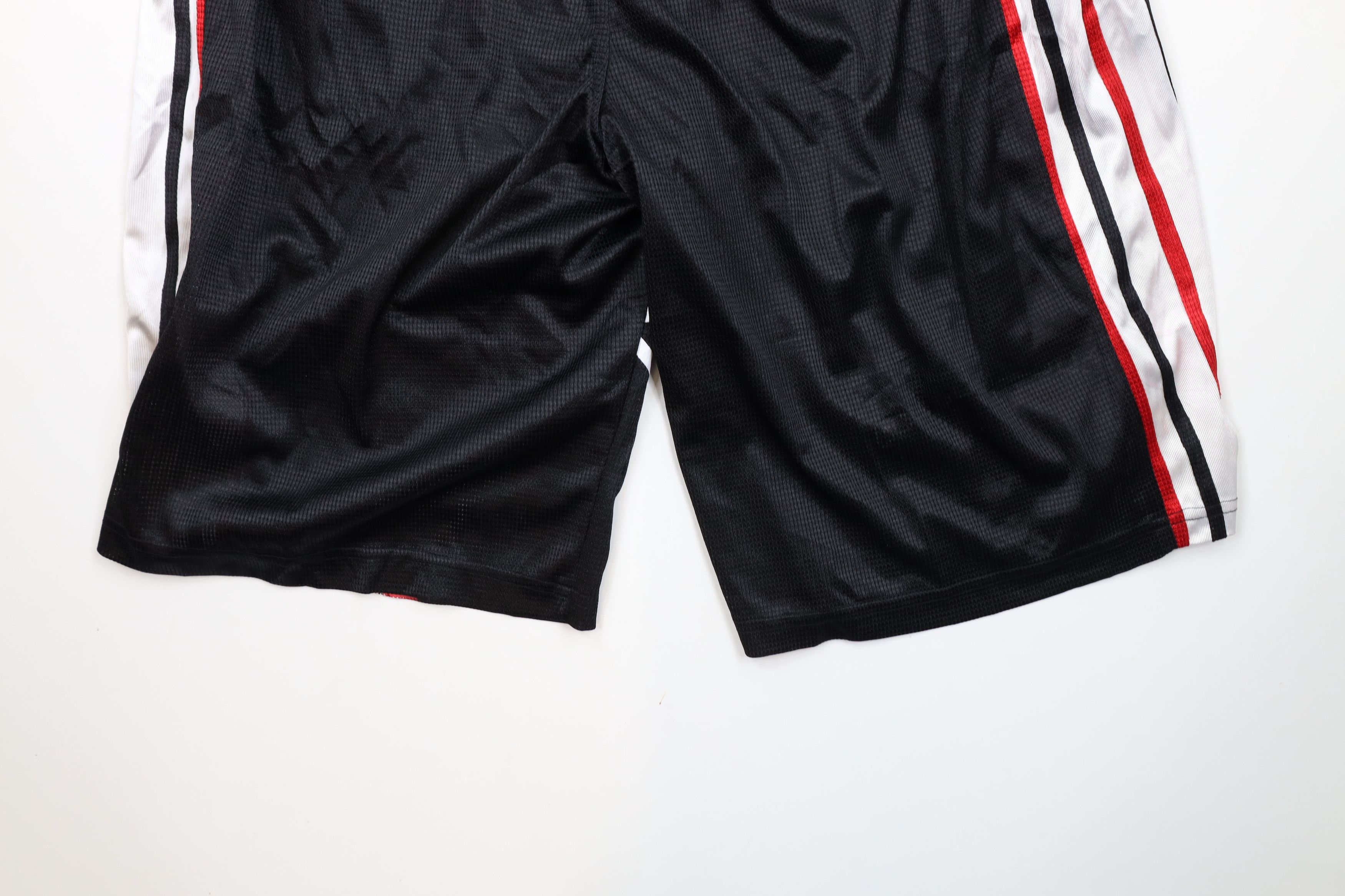 Vintage Deadstock Vintage 90s Y2K Streetwear Basketball Shorts Size US 36 / EU 52 - 15 Thumbnail