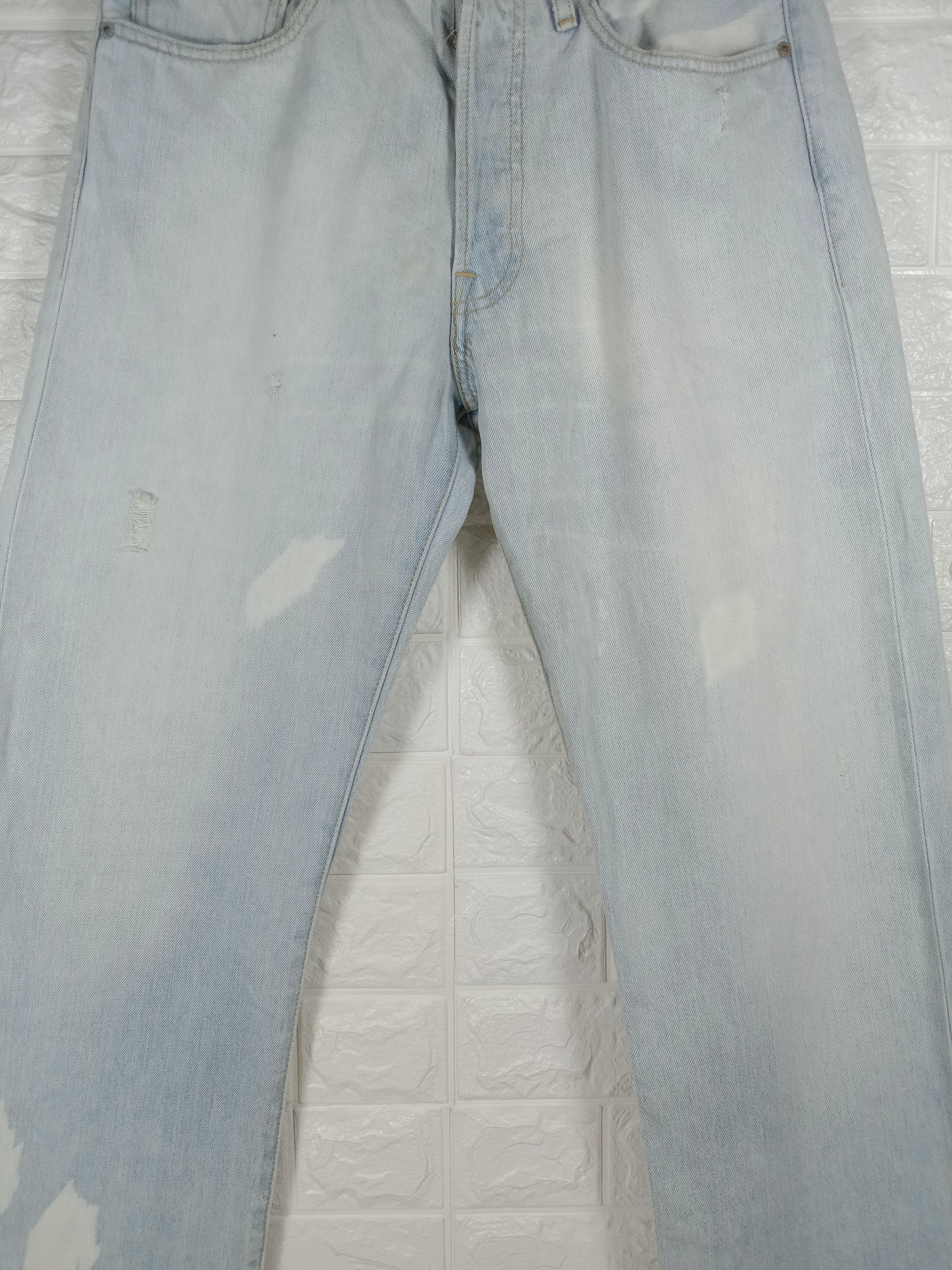 Levi's Vintage Levi’s 501 Jeans Light Wash Bleach Denim Size US 32 / EU 48 - 3 Thumbnail