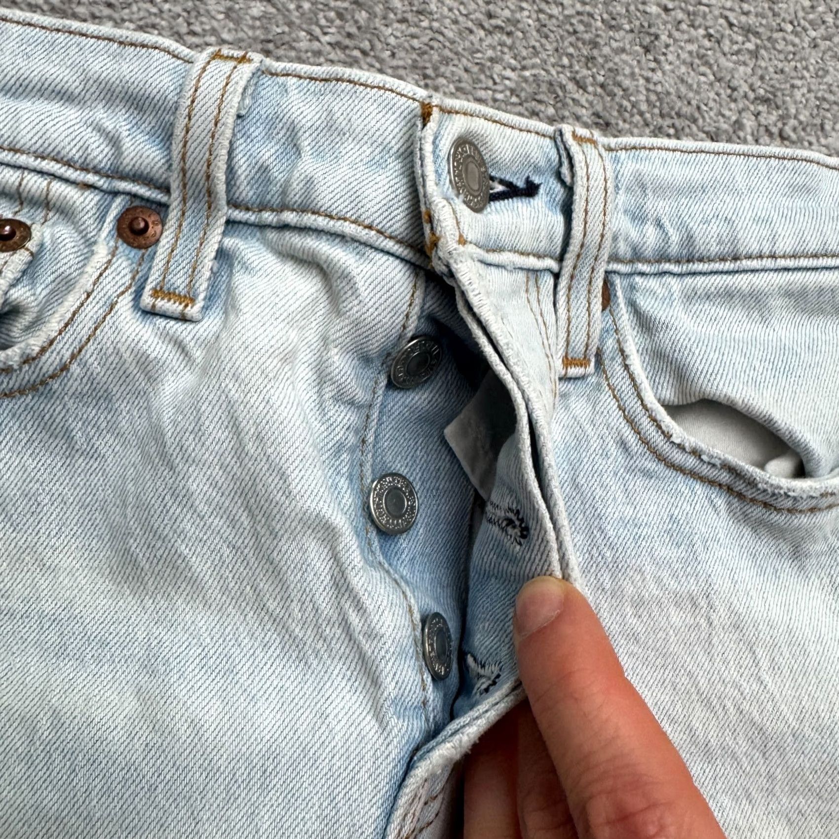 Levi's Levi's Wedgie Straight Button Fly Denim Jeans Womens 25 Blue Light Wash Cotton Size 42" / US 20 - 3 Thumbnail