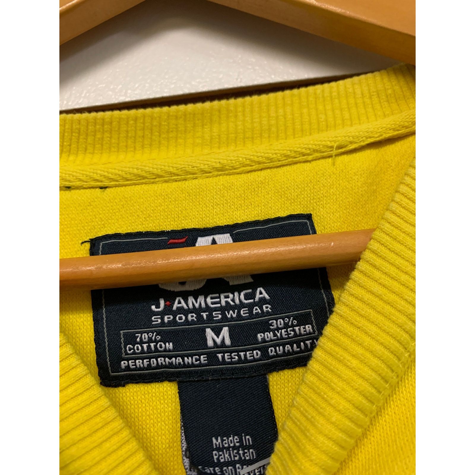 J. America Vintage Iowa Hawkeyes Sweatshirt size medium 1990s 80s Size US M / EU 48-50 / 2 - 4 Thumbnail