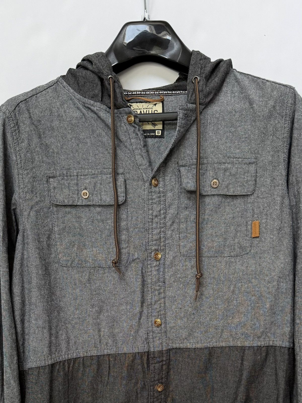 Dravus Dravus men’s long sleeve button-up hooded shirt in two-tone Size US S / EU 44-46 / 1 - 2 Thumbnail