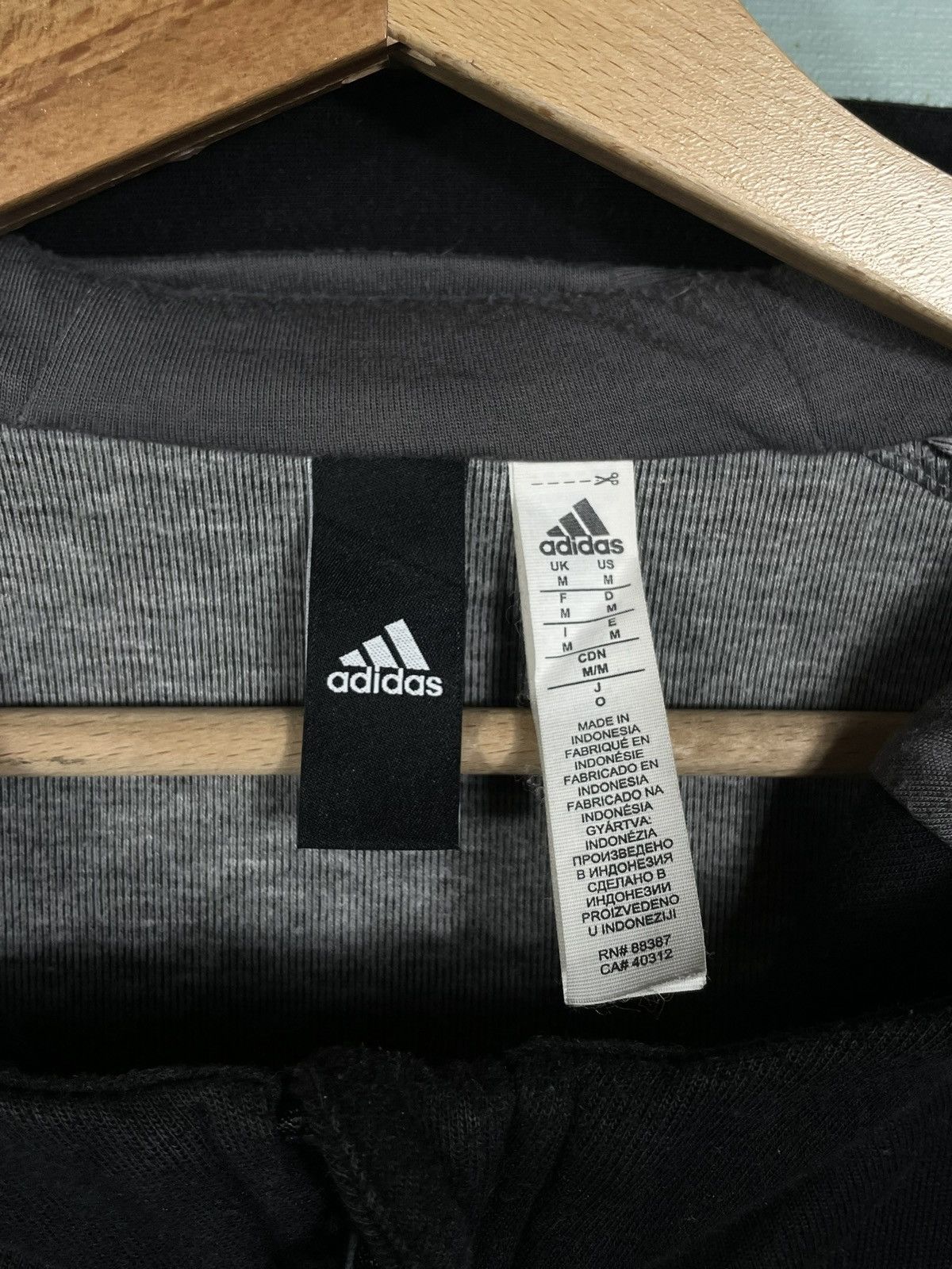 Adidas Adidas sweatshirt sportswear jersey blockcore vintage Size US M / EU 48-50 / 2 - 6 Thumbnail