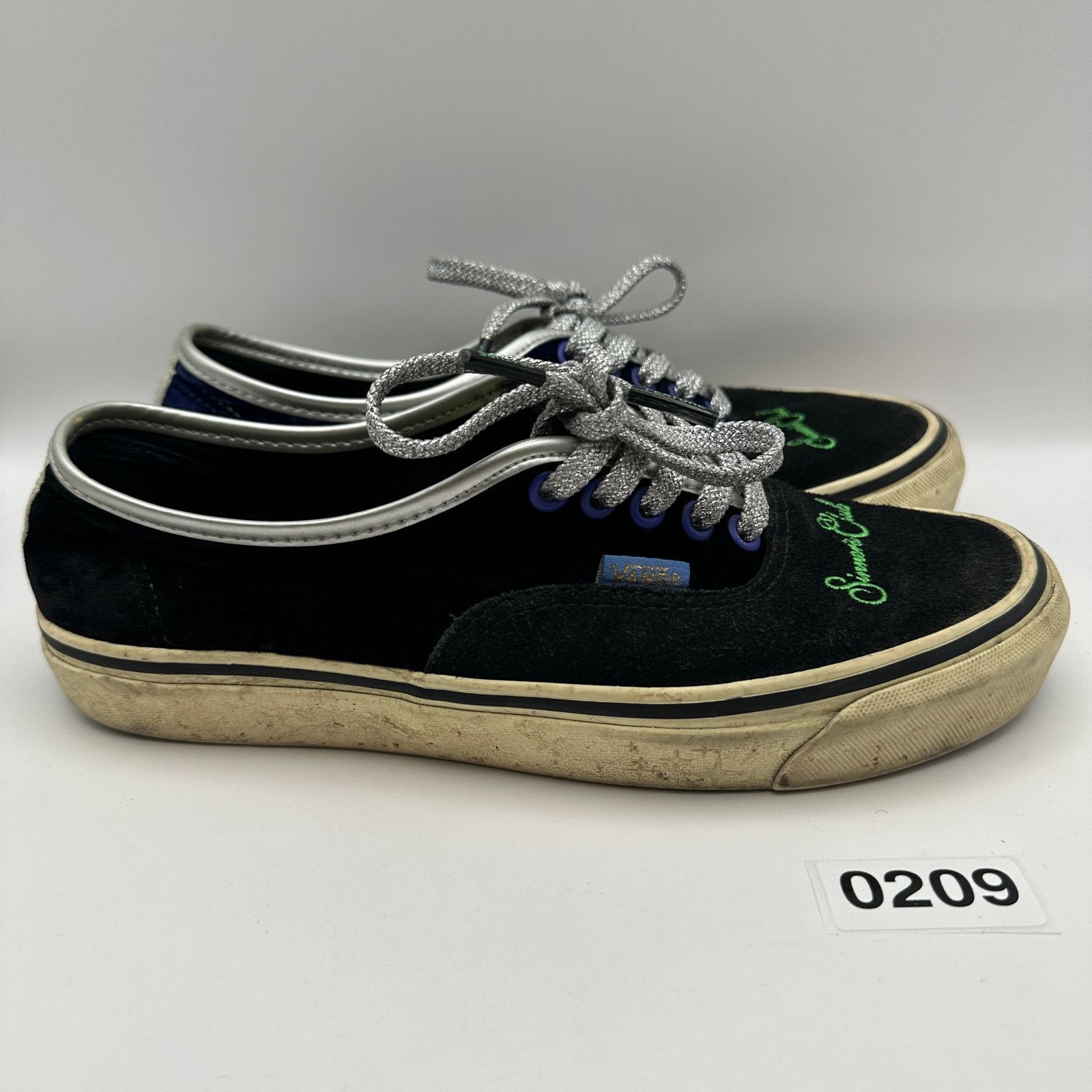 Vans VANS Women's 8 Sinners Club Authentic Skateboard Sneaker Size US 8 / IT 38 - 3 Thumbnail