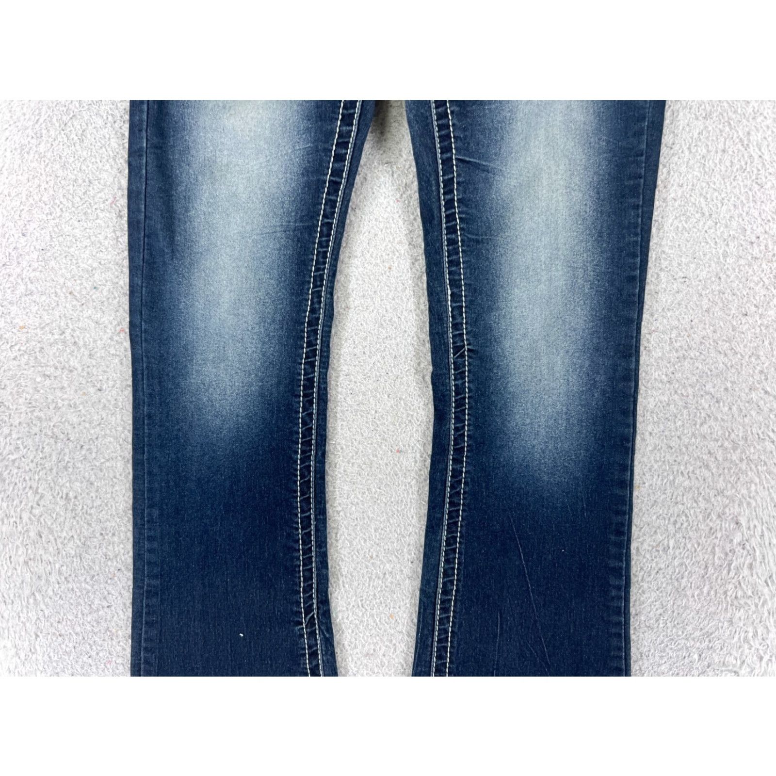 Vintage No Boundaries Jeans Womens 1 Regular Blue Denim Bootcut 5-Pocket Embroidered Stretch Dark Wash Inseam 29in Size 25" / US 0 / IT 36 - 3 Thumbnail