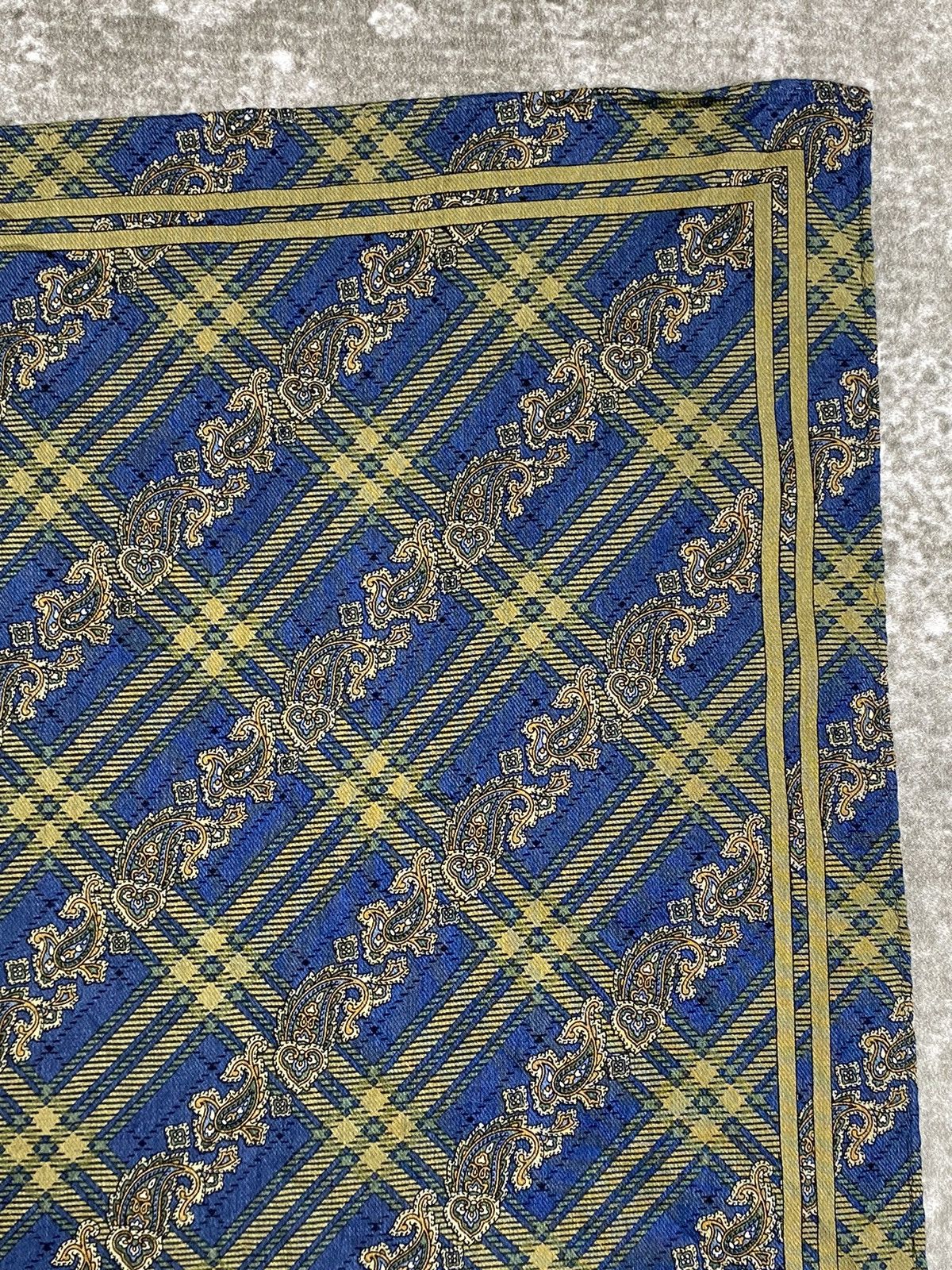 Yves Saint Laurent Yves Saint Laurent Handkerchief / Bandana / Neckerchief Size ONE SIZE - 6 Thumbnail