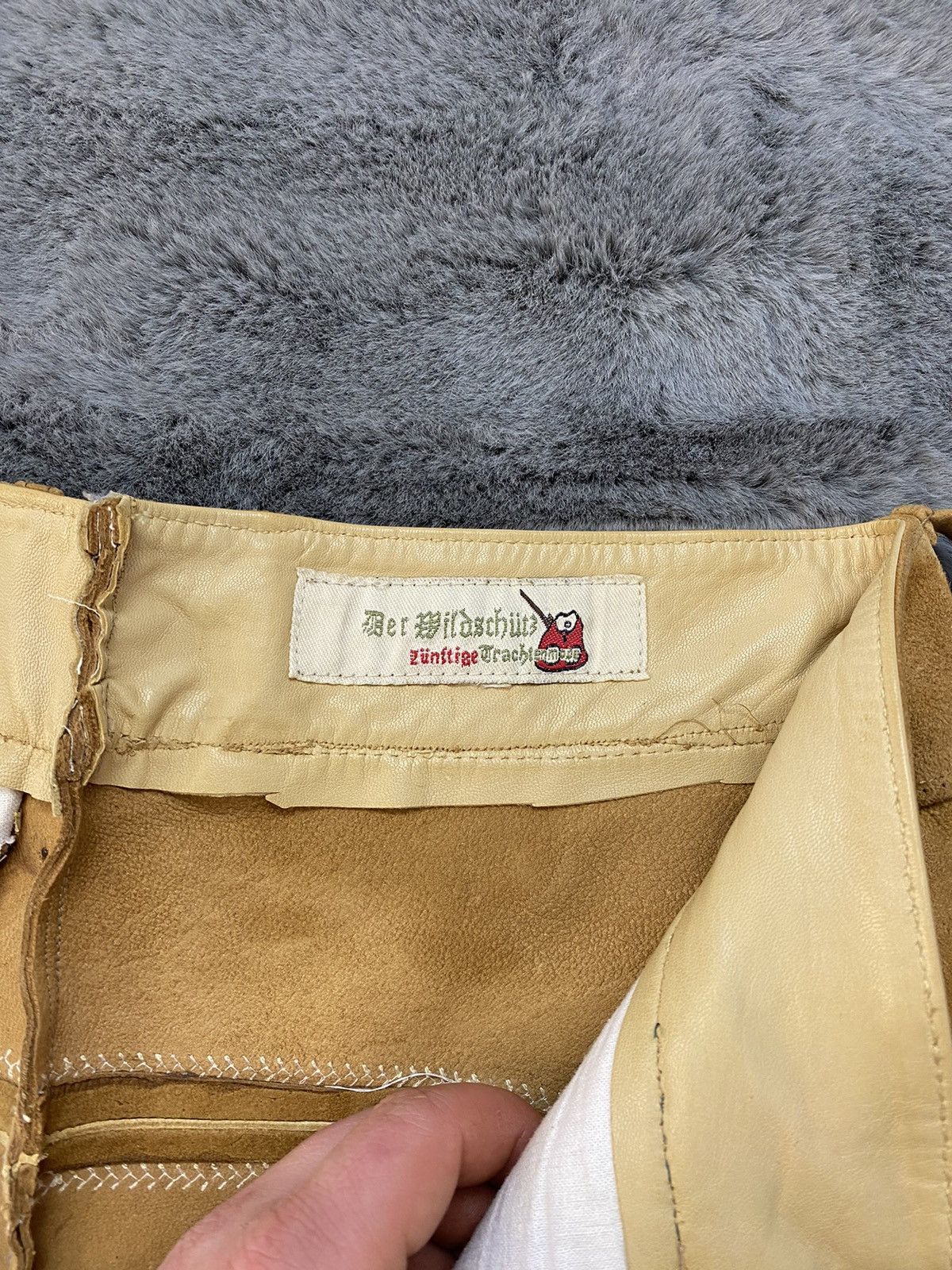 Cowboy Equipment × Japanese Brand × Leather VINTAGE TRADITIONAL LEATHER SHORTS Size US 36 / EU 52 - 9 Thumbnail