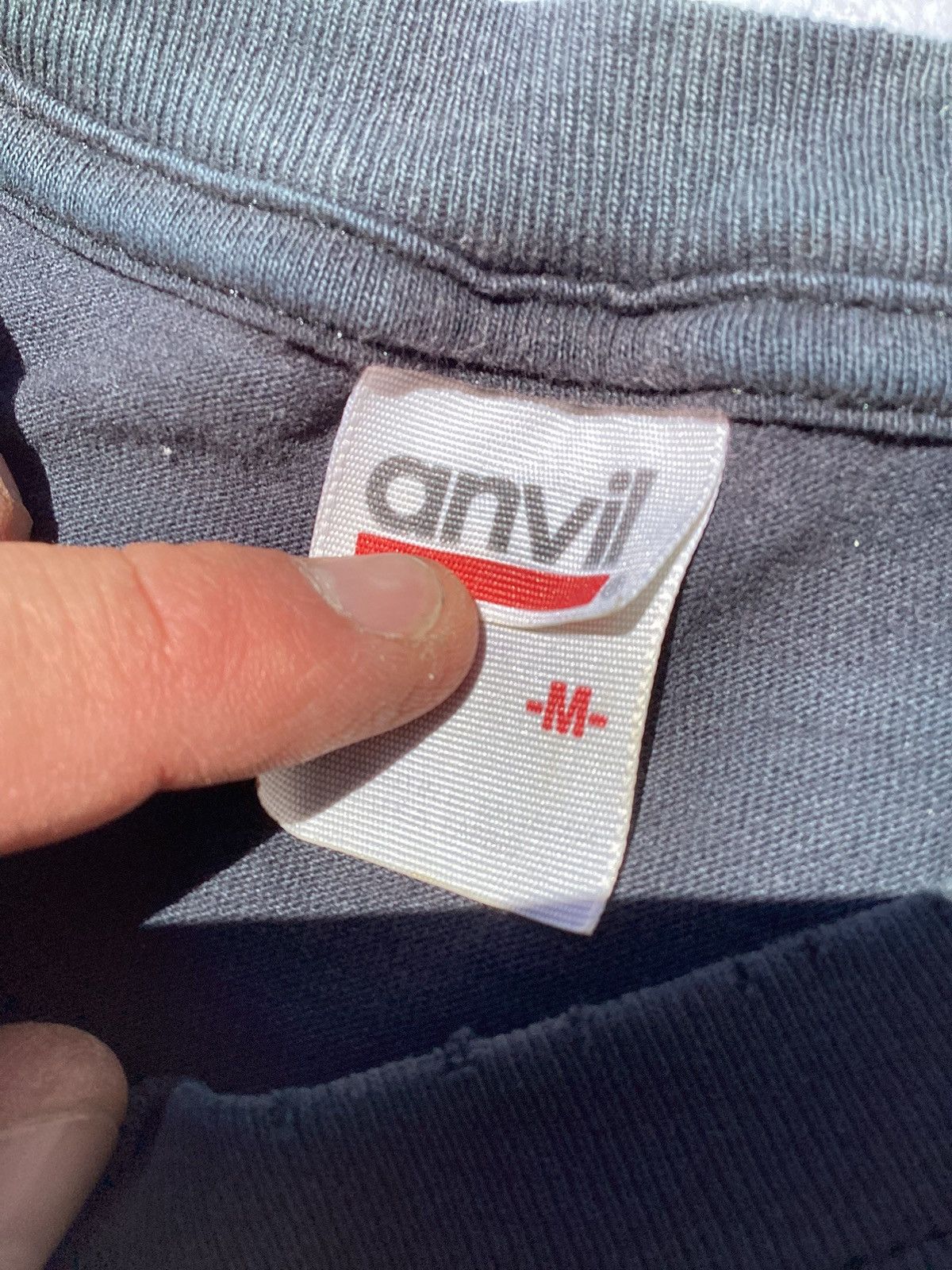 Vintage Vintage ‘02 monster garage television show anvil red bar Tee Size US M / EU 48-50 / 2 - 4 Thumbnail