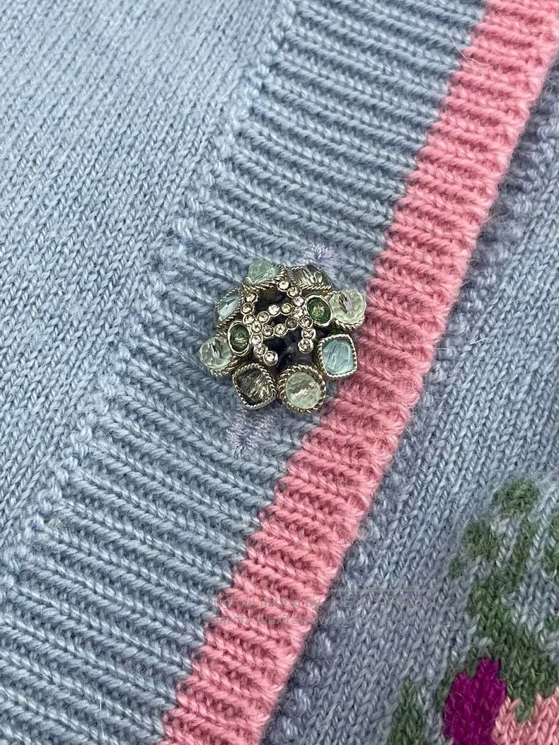 Chanel Chanel Beautiful rhinestone buttoned floral pearl short-sl Size XXS / US 00 / IT 34 - 3 Thumbnail
