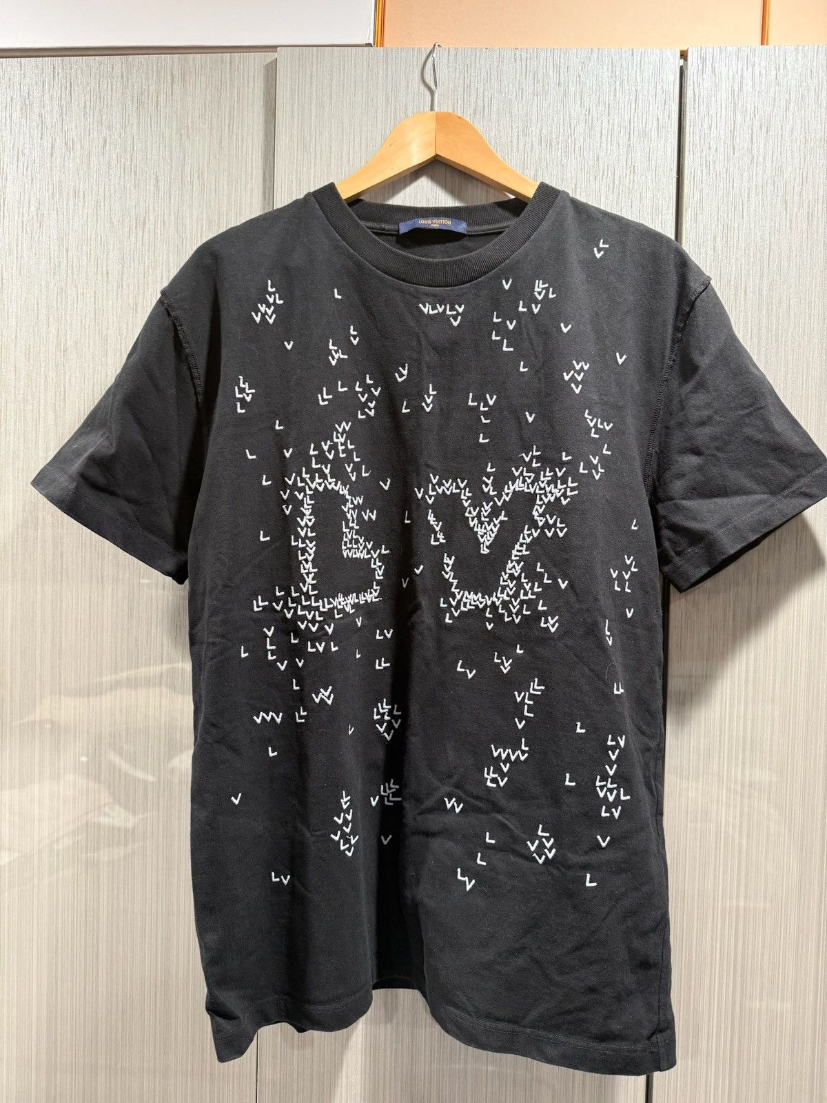 Louis Vuitton Louis Vuitton Spread Monogram T Shirt Size US L / EU 52-54 / 3 - 1 Thumbnail