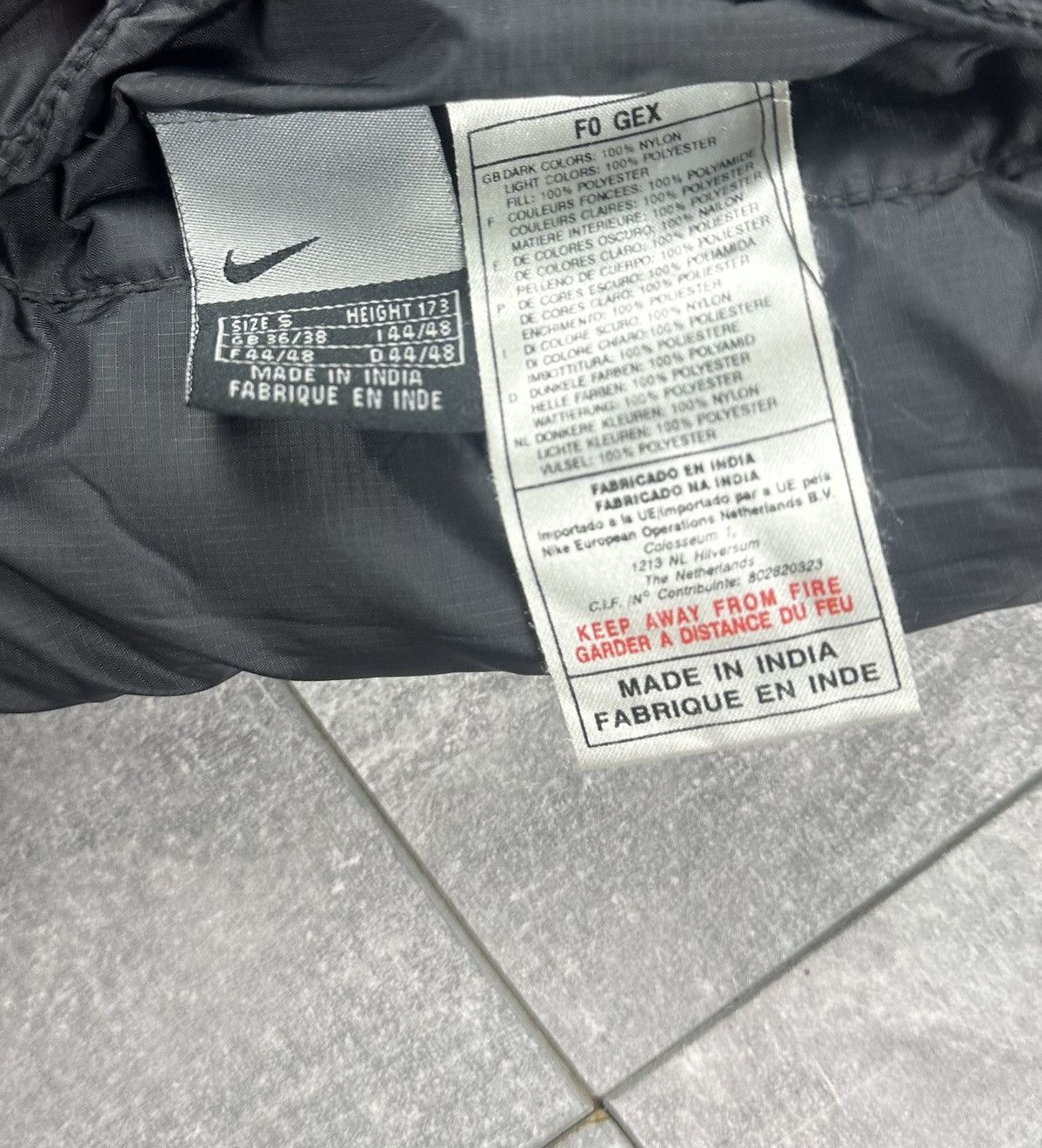 Nike Nike Reversible Sportswear Vest Red/Black Swoosh Logo Size US S / EU 44-46 / 1 - 10 Thumbnail